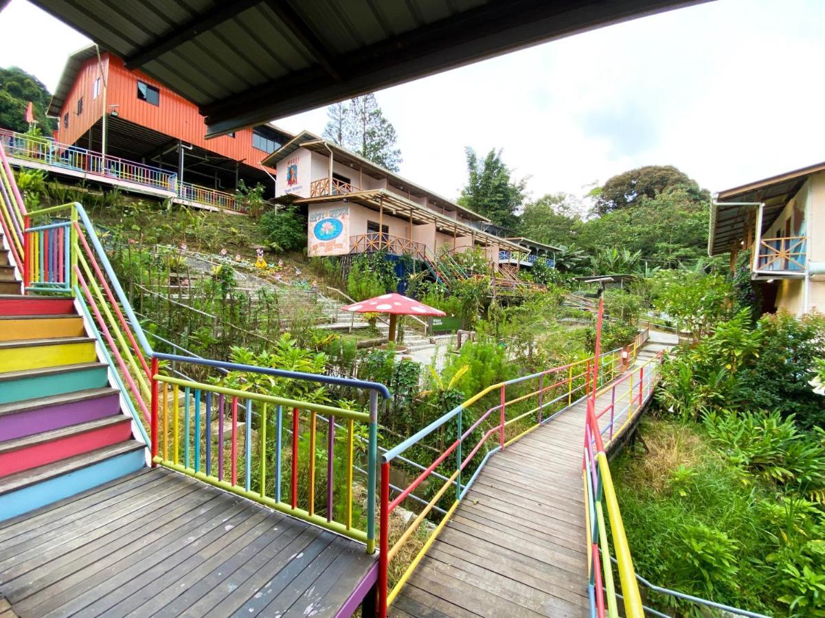 โอโย 90111 แฮปปี้ การ์เด้น Hotel Tenompok ภายนอก รูปภาพ